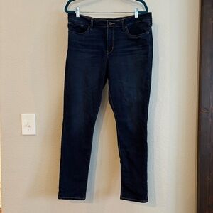 NWOT Levi's Women's Dark Blue Shaping Skinny Jeans 32